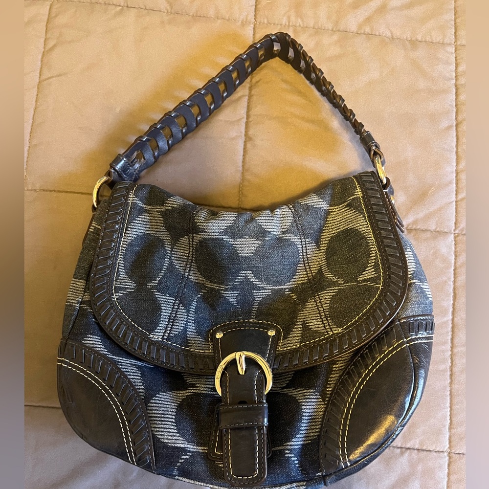 Bought this preloved as well I dont know the name but its a coach bag